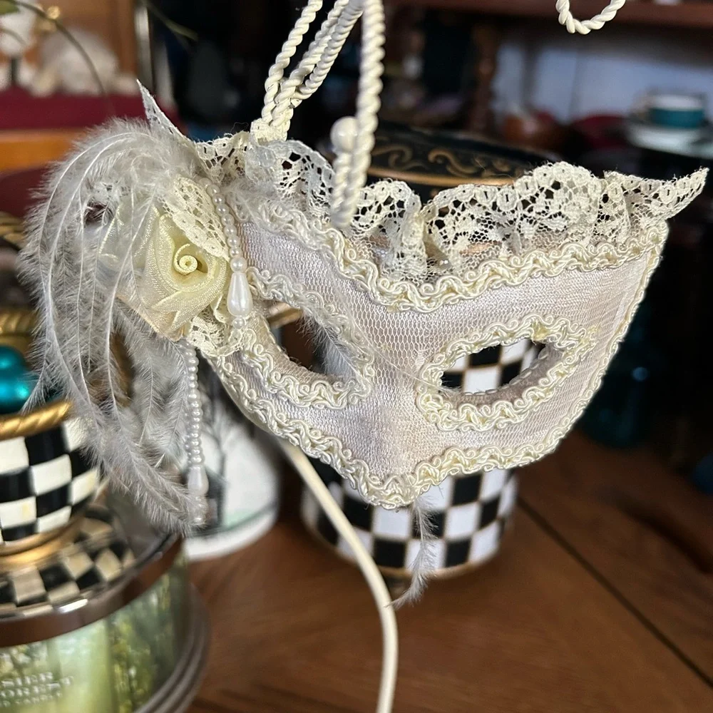 Mardi Gras Victorian Mask Jewelry Stand Holder